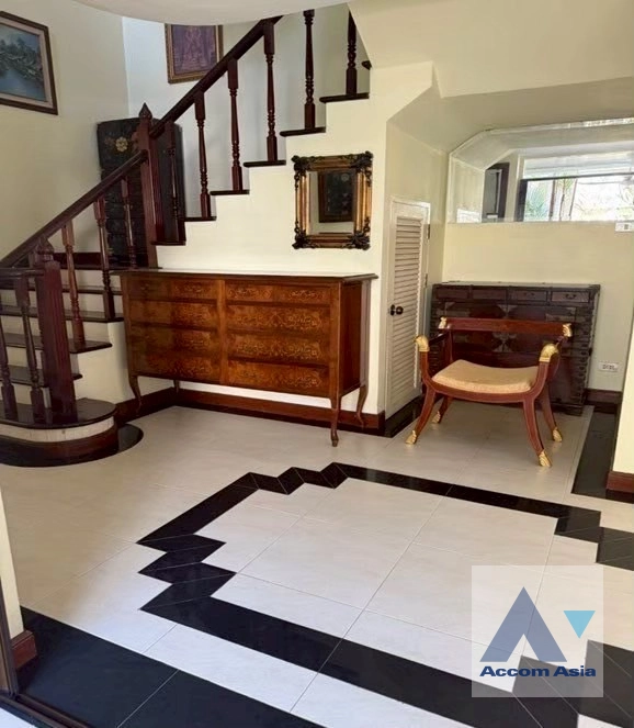 10  2 br House For Rent in Phaholyothin ,Bangkok  AA42941
