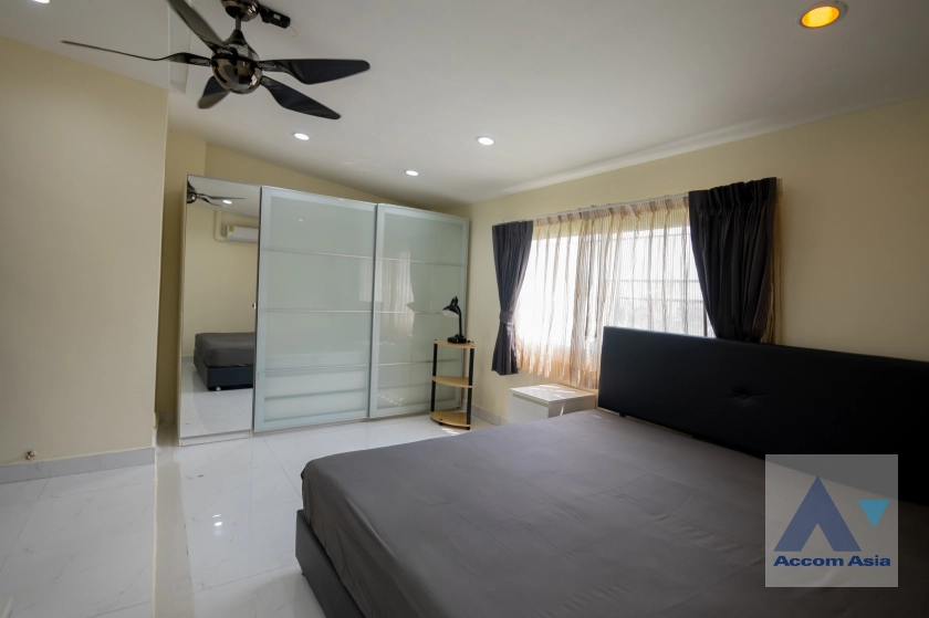 14  3 br House for rent and sale in Sukhumvit ,Bangkok BTS Phra khanong AA42943