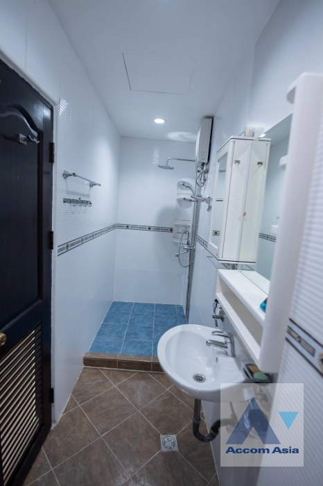 26  3 br House for rent and sale in Sukhumvit ,Bangkok BTS Phra khanong AA42943