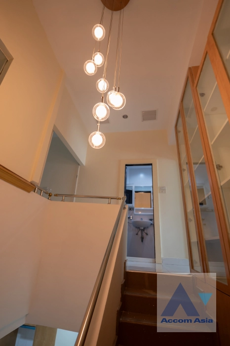 5  3 br House for rent and sale in Sukhumvit ,Bangkok BTS Phra khanong AA42943