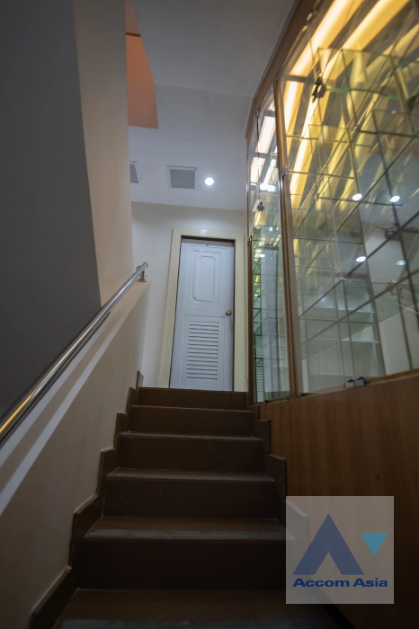 10  3 br House for rent and sale in Sukhumvit ,Bangkok BTS Phra khanong AA42943