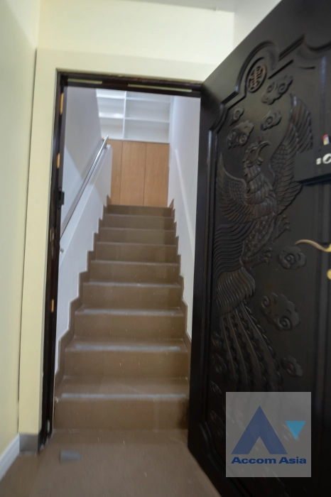 12  3 br House for rent and sale in Sukhumvit ,Bangkok BTS Phra khanong AA42943