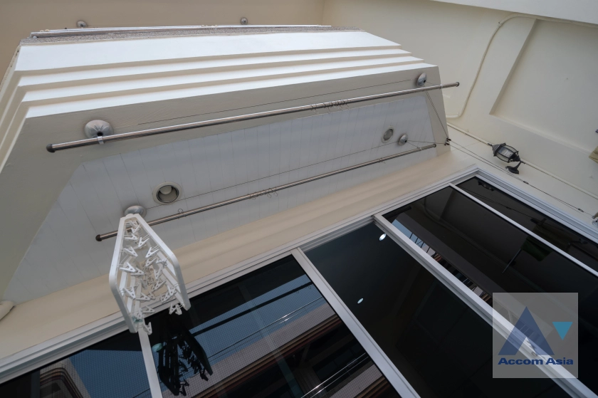 31  3 br House for rent and sale in Sukhumvit ,Bangkok BTS Phra khanong AA42943