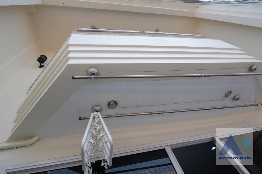 33  3 br House for rent and sale in Sukhumvit ,Bangkok BTS Phra khanong AA42943