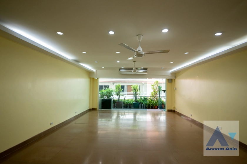 34  3 br House for rent and sale in Sukhumvit ,Bangkok BTS Phra khanong AA42943