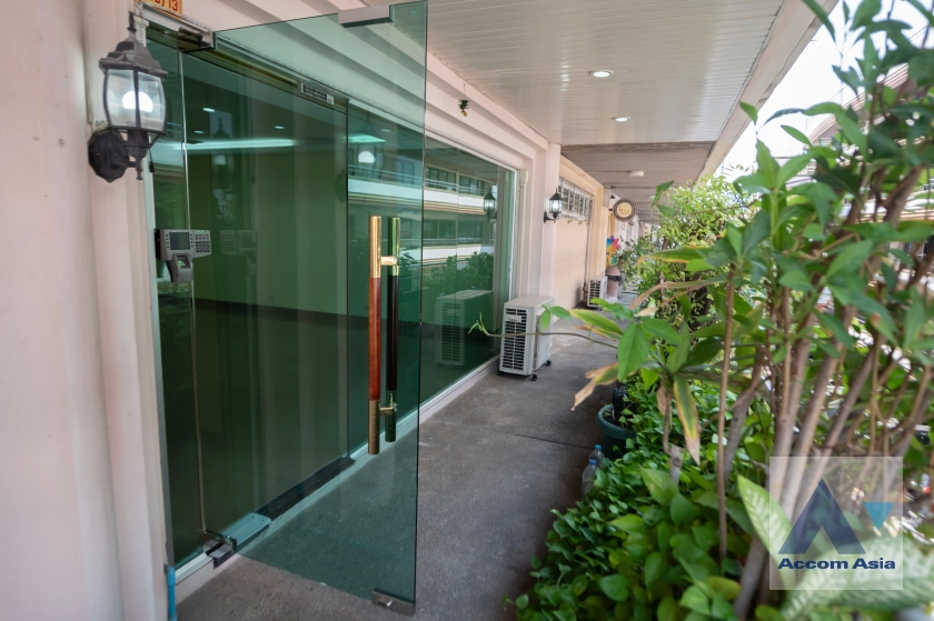 38  3 br House for rent and sale in Sukhumvit ,Bangkok BTS Phra khanong AA42943