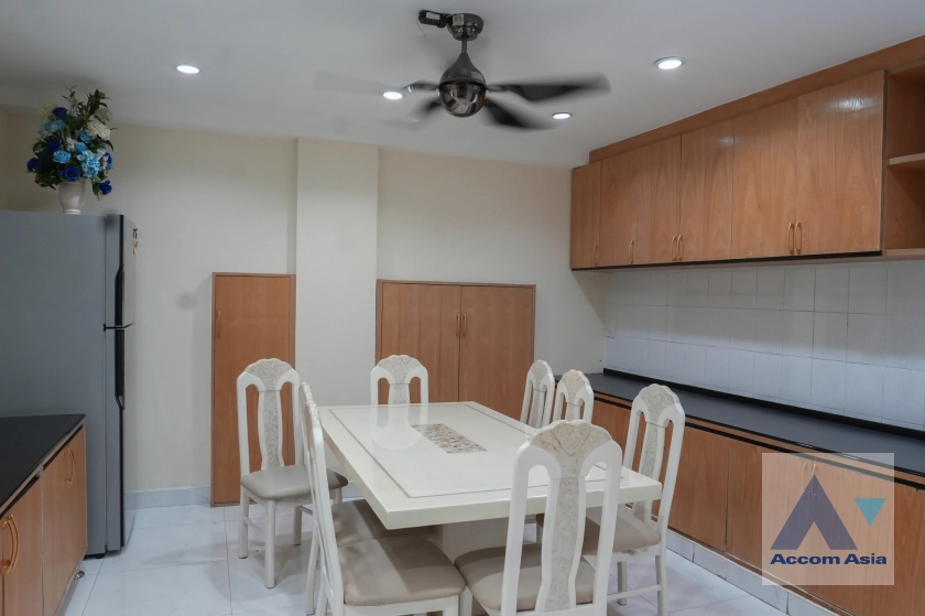 20  3 br House for rent and sale in Sukhumvit ,Bangkok BTS Phra khanong AA42943