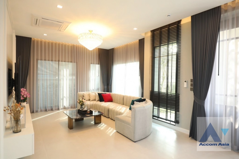 unitFully Furnished |  5 Bedrooms  House For Rent & Sale in Latkrabang, Bangkok  (AA42944)