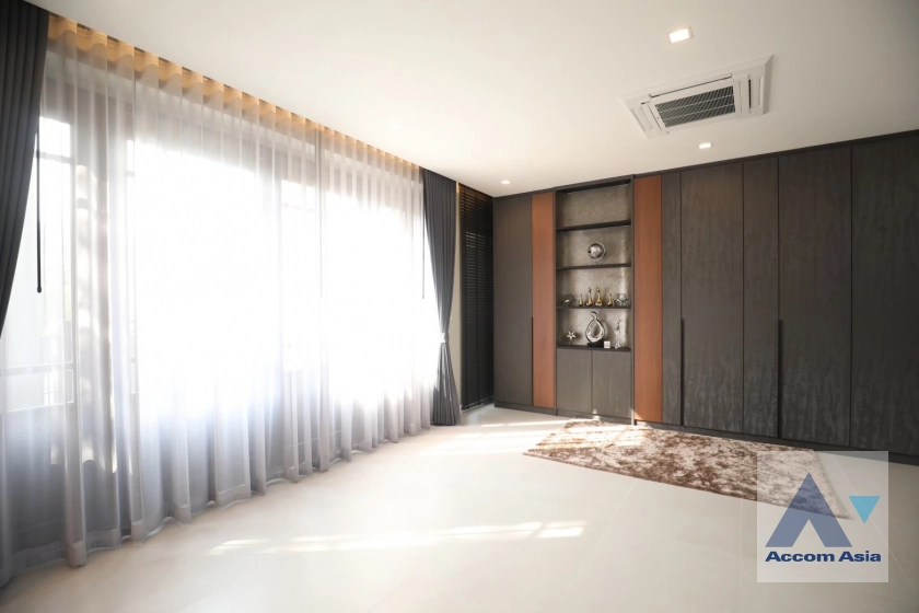 42  5 br House for rent and sale in Latkrabang ,Bangkok  at Grand Bangkok Boulevard Krungthepkreetha AA42944