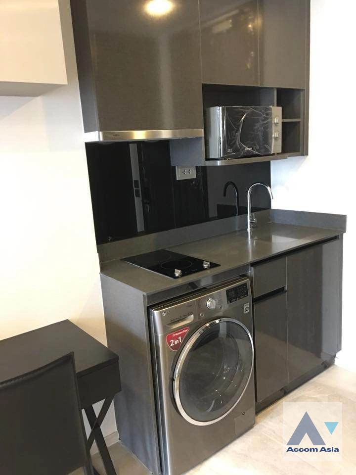 unit 1 Bedroom  Condominium For Rent in Sukhumvit, Bangkok  near BTS Asok - MRT Sukhumvit (AA42945)