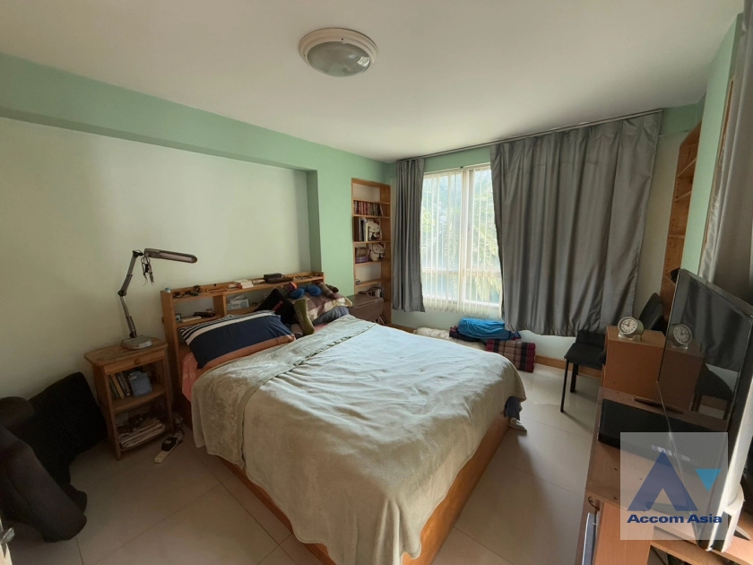unit 2 Bedrooms  Condominium For Sale in Sukhumvit, Bangkok  near BTS Thong Lo (AA42950)