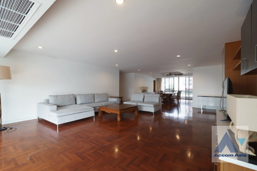 unit 3 Bedrooms  Apartment For Rent in Sukhumvit, Bangkok  near BTS Asok - MRT Sukhumvit (AA42952)