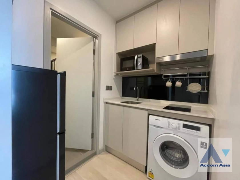 unit 1 Bedroom  Condominium For Rent & Sale in Sathorn, Bangkok  near BTS Chong Nonsi (AA42959)