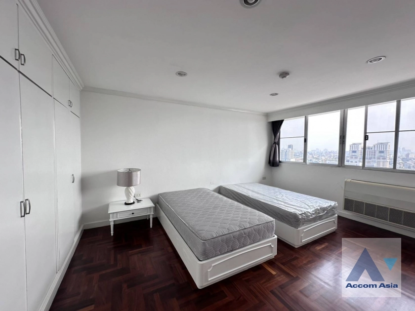 9  3 br Apartment For Rent in Sukhumvit ,Bangkok BTS Ekkamai at Ideal Place For Big Families AA42960