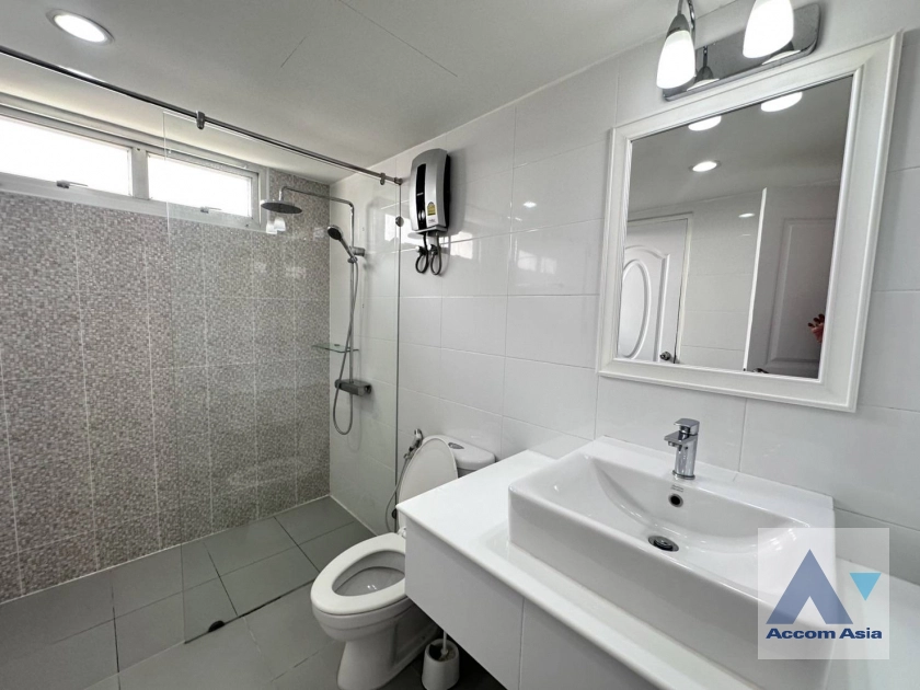 11  3 br Apartment For Rent in Sukhumvit ,Bangkok BTS Ekkamai at Ideal Place For Big Families AA42960