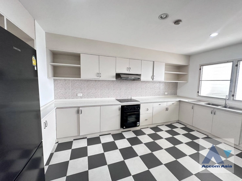 5  3 br Apartment For Rent in Sukhumvit ,Bangkok BTS Ekkamai at Ideal Place For Big Families AA42960