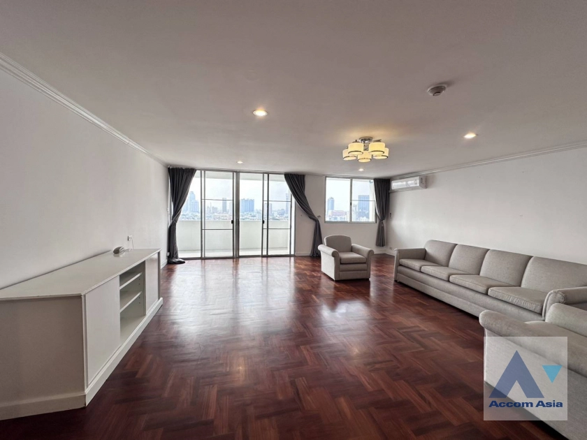  1  3 br Apartment For Rent in Sukhumvit ,Bangkok BTS Ekkamai at Ideal Place For Big Families AA42960