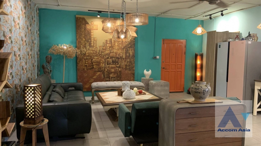 unit 1 Bedroom  Condominium For Rent & Sale in Sukhumvit, Bangkok  (AA42965)