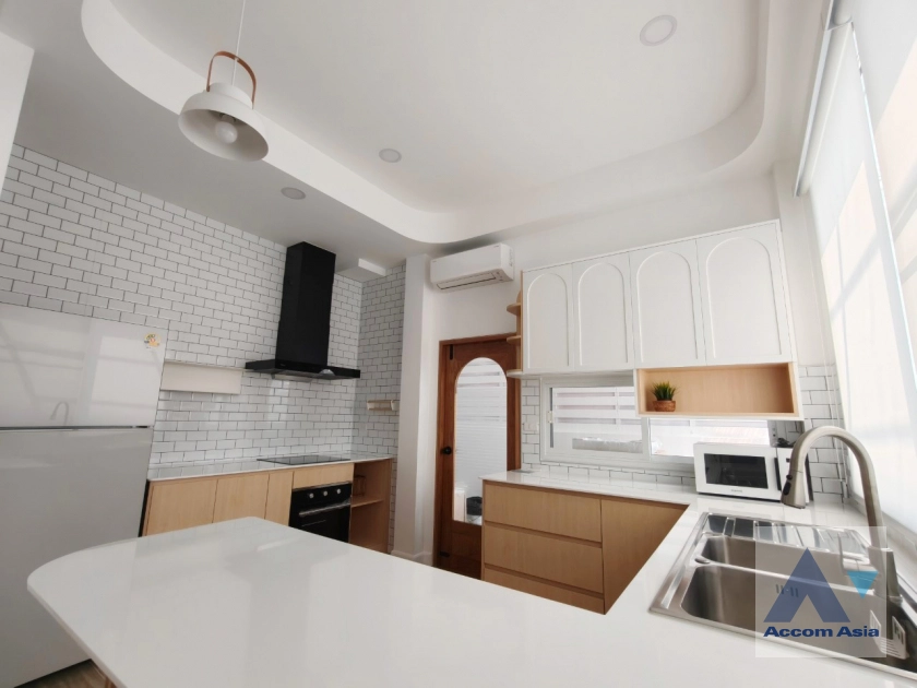 15  3 br House For Rent in Sukhumvit ,Bangkok BTS Ekkamai AA42969