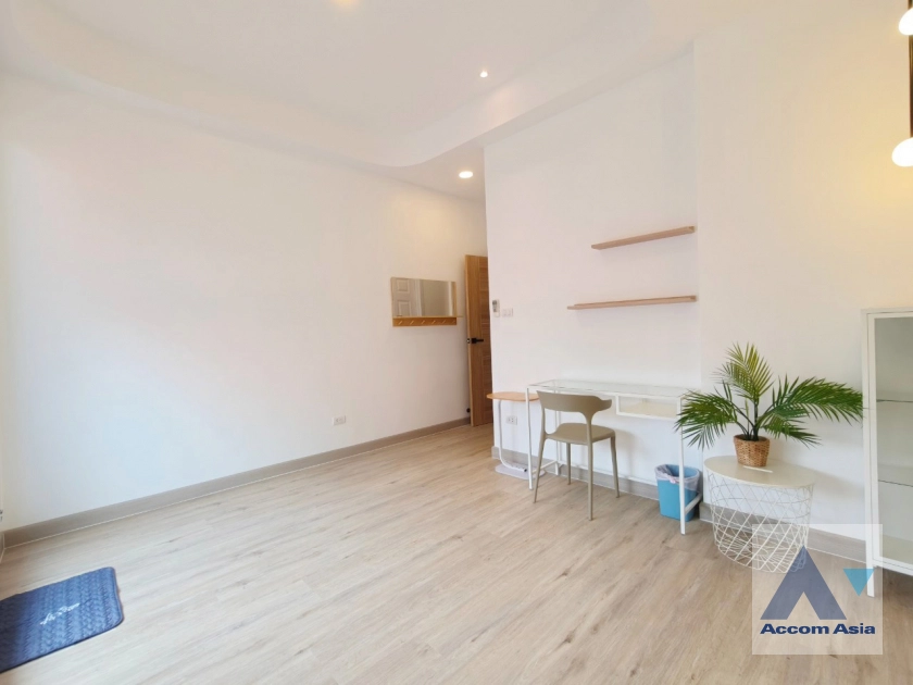 20  3 br House For Rent in Sukhumvit ,Bangkok BTS Ekkamai AA42969