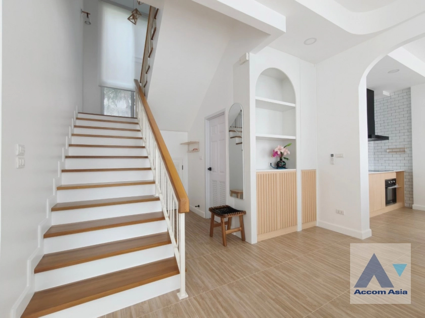 13  3 br House For Rent in Sukhumvit ,Bangkok BTS Ekkamai AA42969