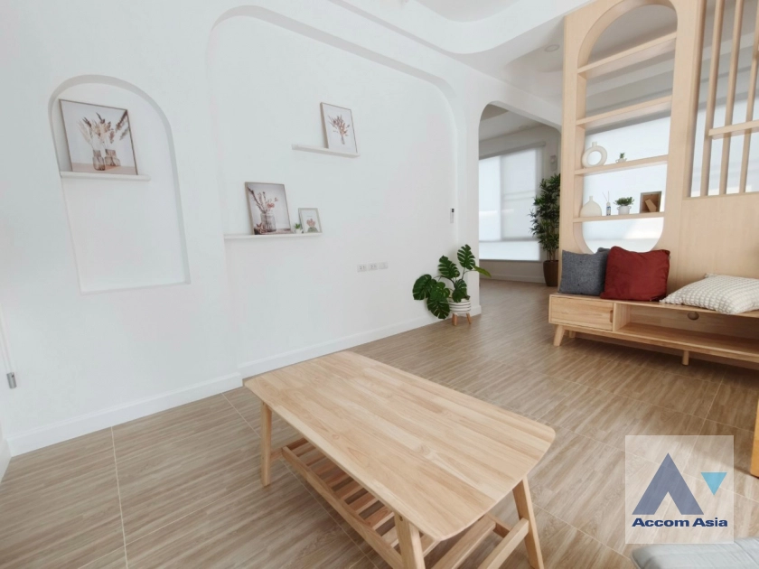 8  3 br House For Rent in Sukhumvit ,Bangkok BTS Ekkamai AA42969