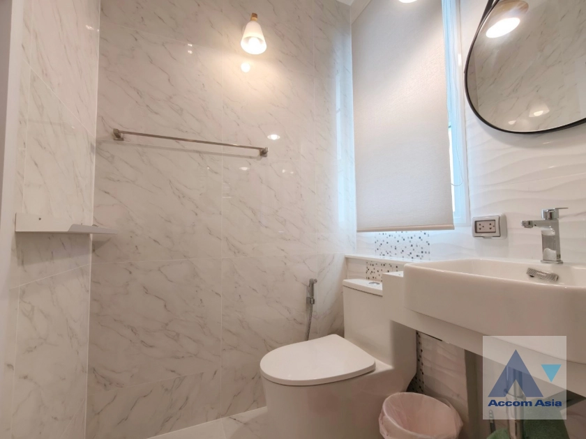 26  3 br House For Rent in Sukhumvit ,Bangkok BTS Ekkamai AA42969