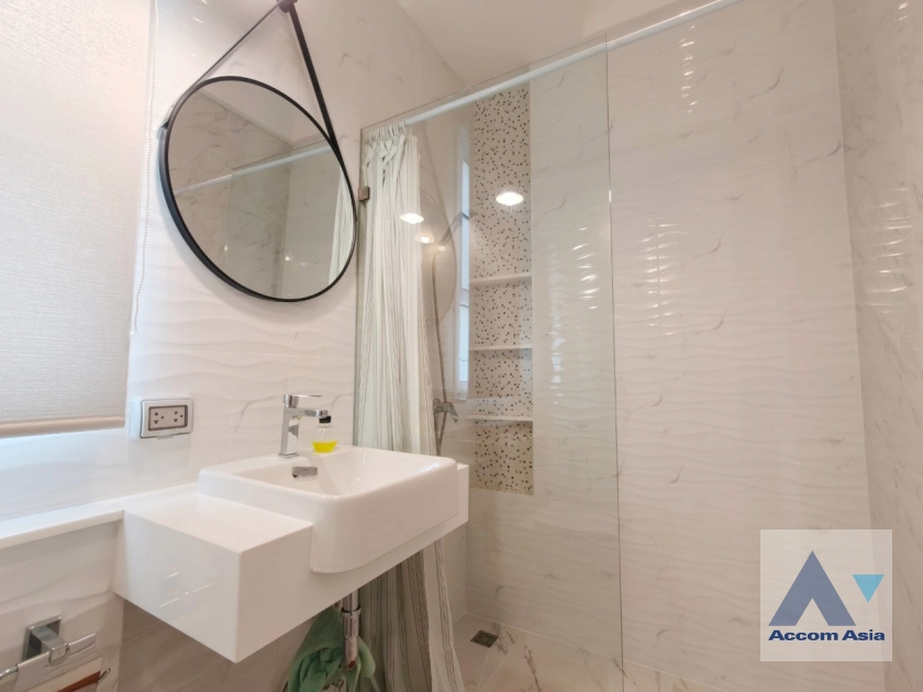 27  3 br House For Rent in Sukhumvit ,Bangkok BTS Ekkamai AA42969