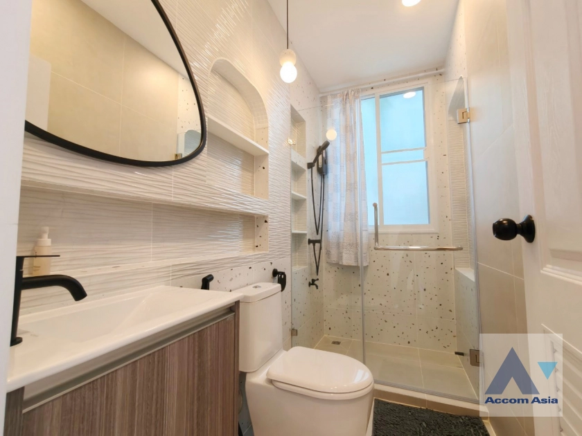 25  3 br House For Rent in Sukhumvit ,Bangkok BTS Ekkamai AA42969