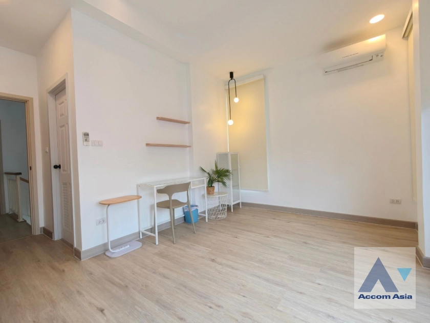 21  3 br House For Rent in Sukhumvit ,Bangkok BTS Ekkamai AA42969