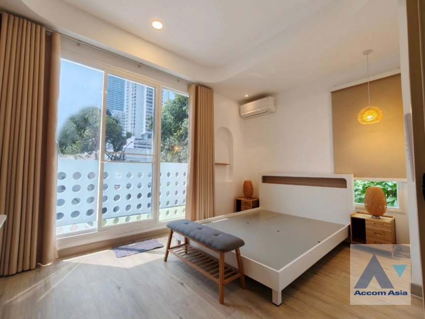 22  3 br House For Rent in Sukhumvit ,Bangkok BTS Ekkamai AA42969