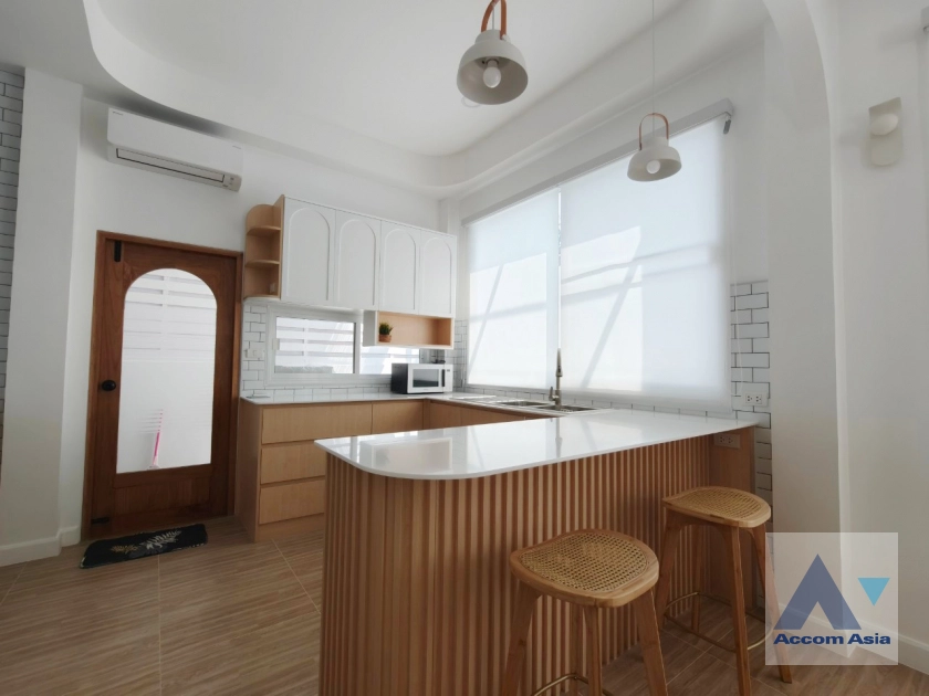 14  3 br House For Rent in Sukhumvit ,Bangkok BTS Ekkamai AA42969