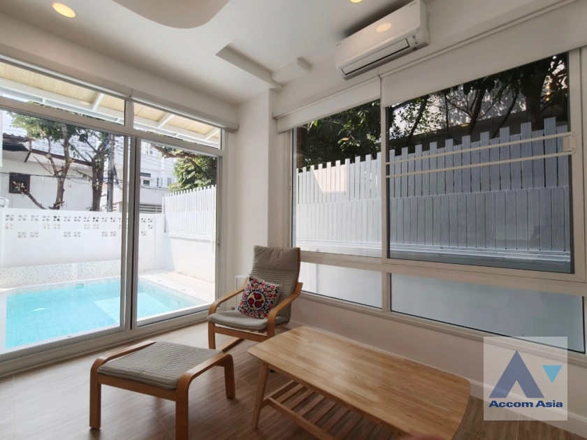 12  3 br House For Rent in Sukhumvit ,Bangkok BTS Ekkamai AA42969