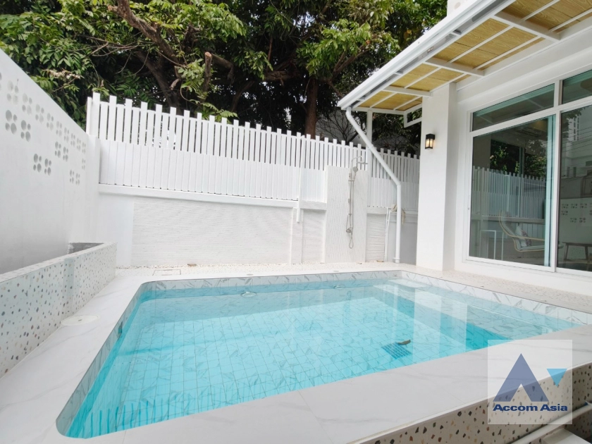 29  3 br House For Rent in Sukhumvit ,Bangkok BTS Ekkamai AA42969