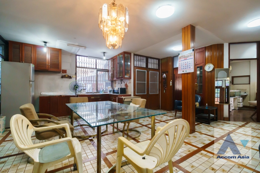 8  6 br House for rent and sale in Sukhumvit ,Bangkok BTS Thong Lo AA42974