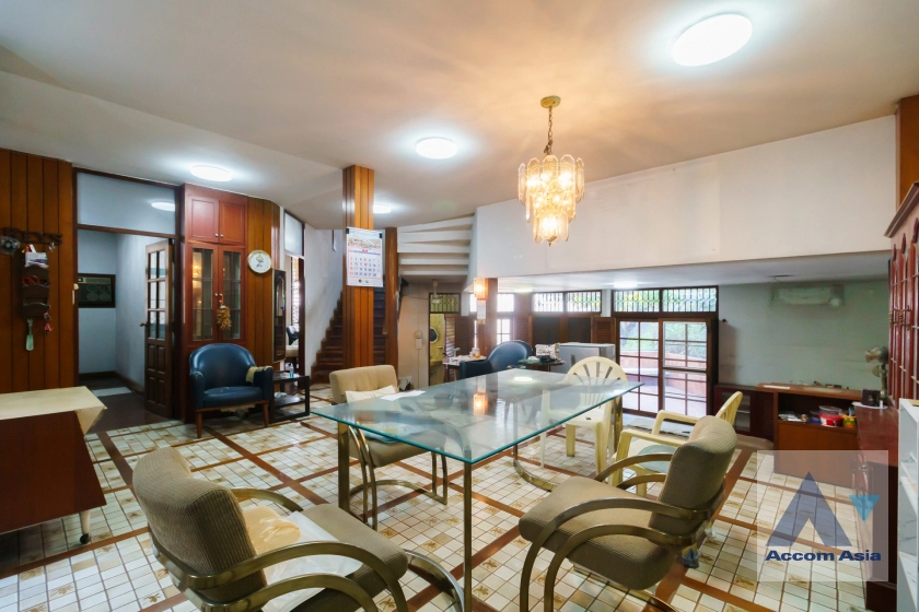 4  6 br House for rent and sale in Sukhumvit ,Bangkok BTS Thong Lo AA42974