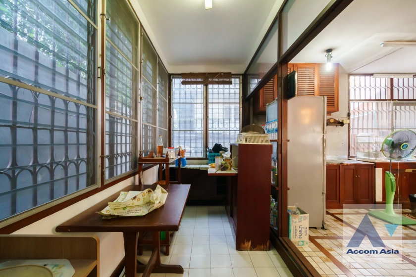 12  6 br House for rent and sale in Sukhumvit ,Bangkok BTS Thong Lo AA42974