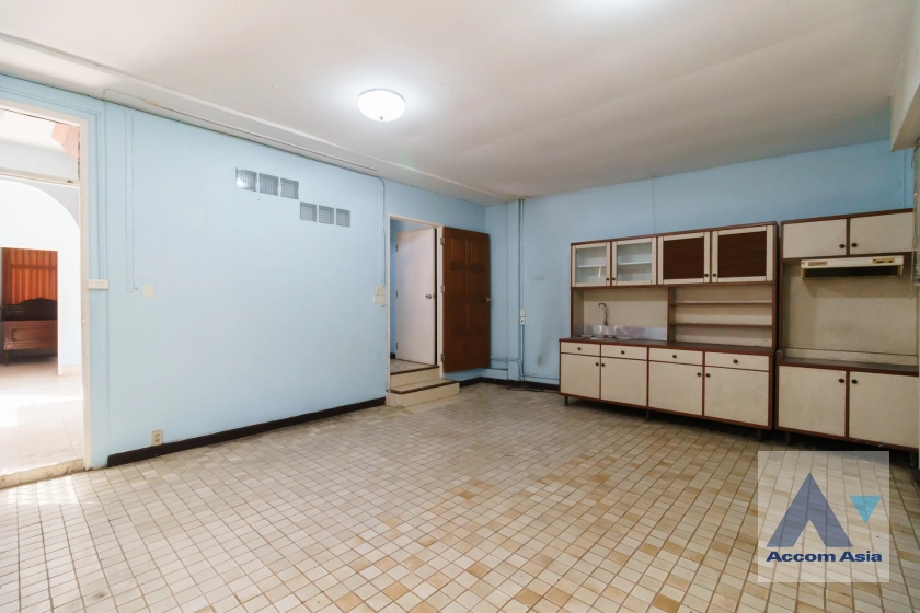 36  6 br House for rent and sale in Sukhumvit ,Bangkok BTS Thong Lo AA42974