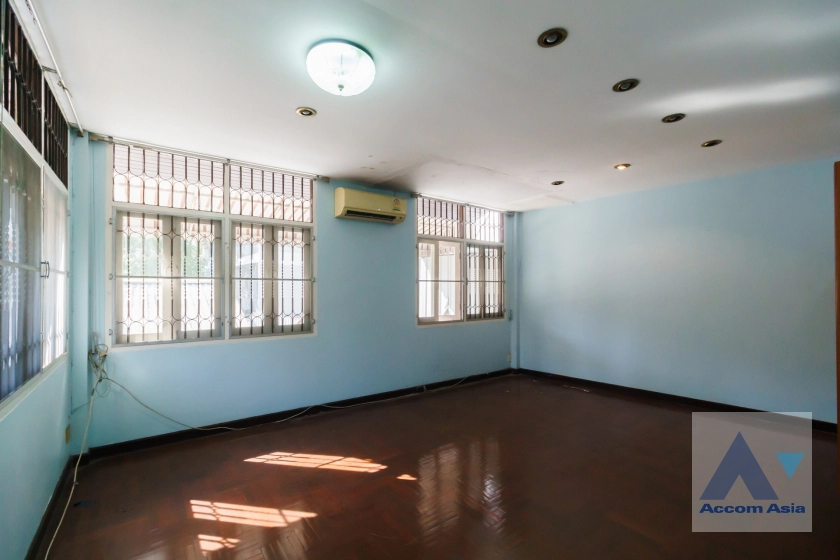 37  6 br House for rent and sale in Sukhumvit ,Bangkok BTS Thong Lo AA42974