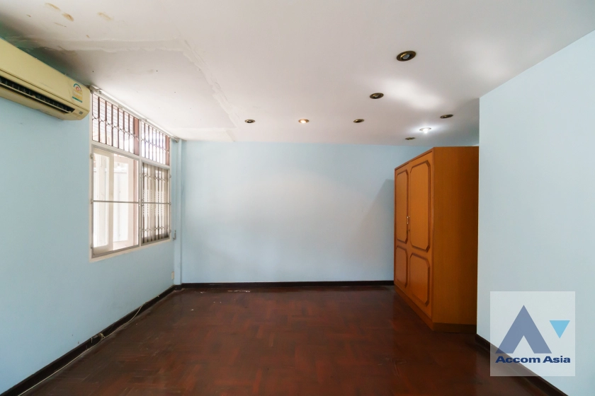 38  6 br House for rent and sale in Sukhumvit ,Bangkok BTS Thong Lo AA42974