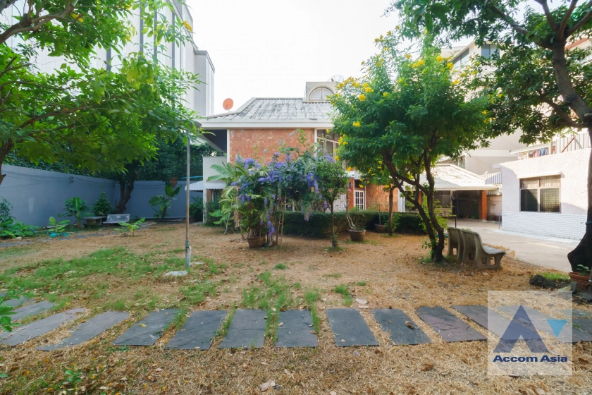 42  6 br House for rent and sale in Sukhumvit ,Bangkok BTS Thong Lo AA42974