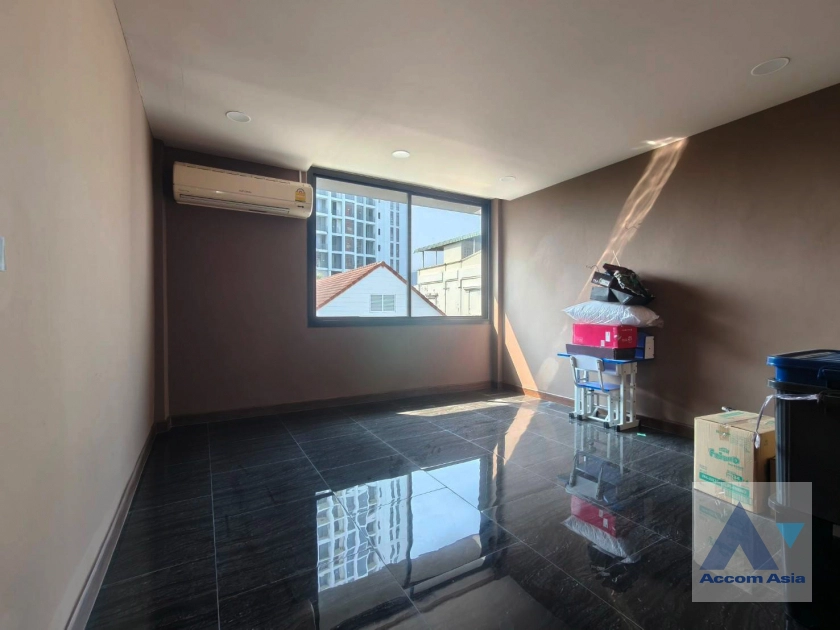  1  13 br House for rent and sale in Sukhumvit ,Bangkok BTS Thong Lo AA42975