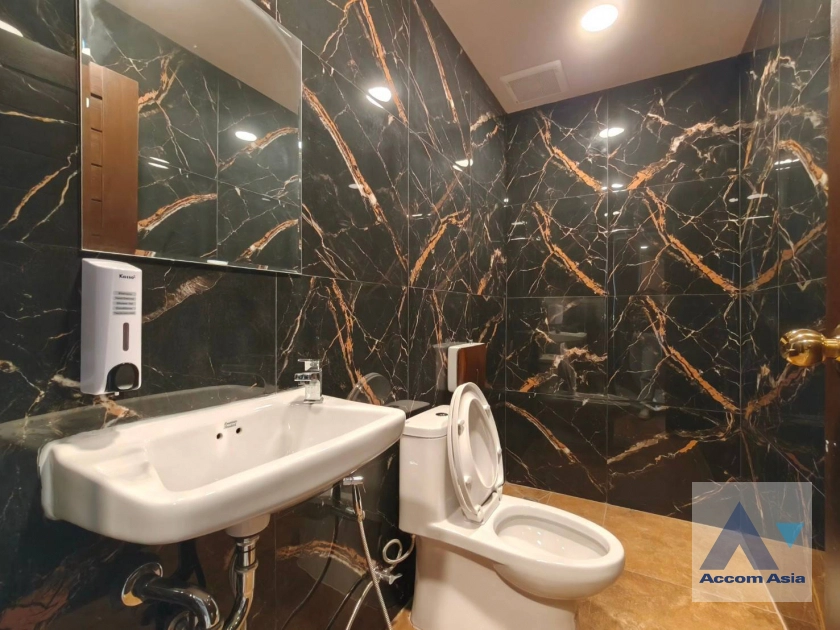 19  13 br House for rent and sale in Sukhumvit ,Bangkok BTS Thong Lo AA42975