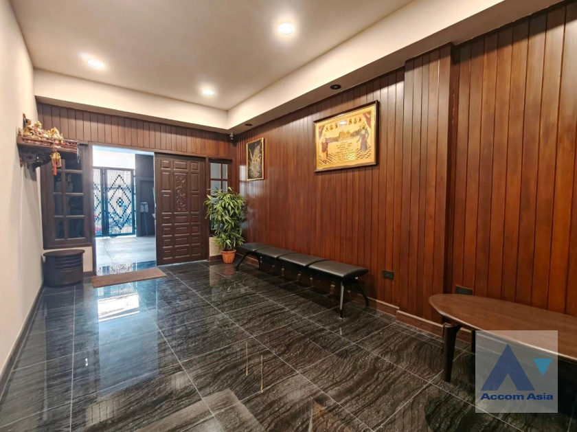  1  13 br House for rent and sale in Sukhumvit ,Bangkok BTS Thong Lo AA42975