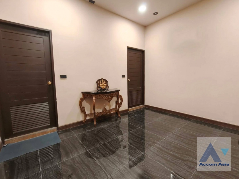 5  13 br House for rent and sale in Sukhumvit ,Bangkok BTS Thong Lo AA42975