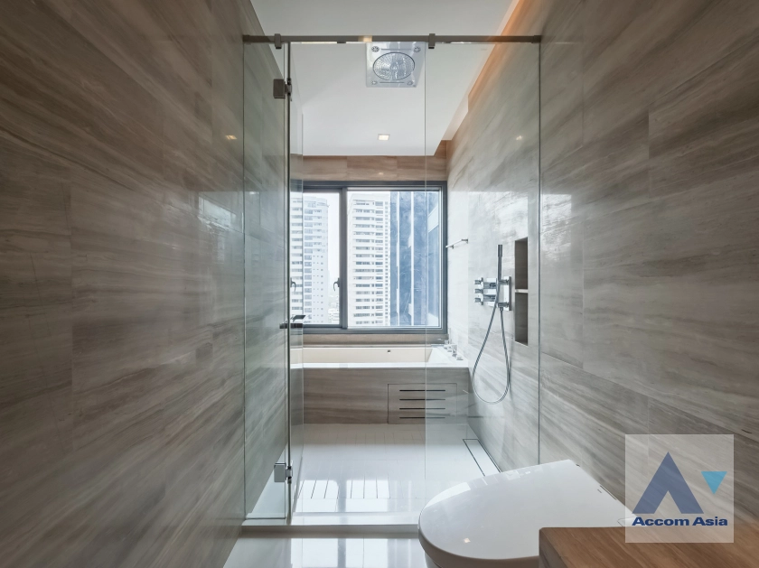 12  2 br Condominium For Rent in Sukhumvit ,Bangkok BTS Nana at Q1 Sukhumvit AA42976