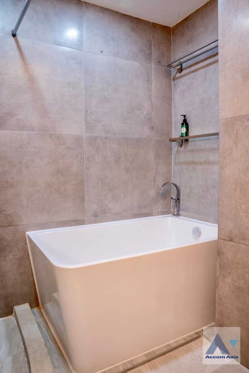 12  3 br Townhouse for rent and sale in Sukhumvit ,Bangkok BTS Phra khanong at Moo Baan Klongtan Nivet AA42978