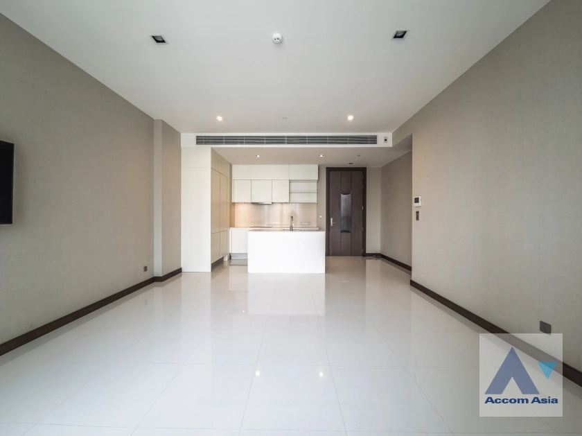 unitModern condominium with Full-Length Windows and City Views in Sukhumvit (AA42985)