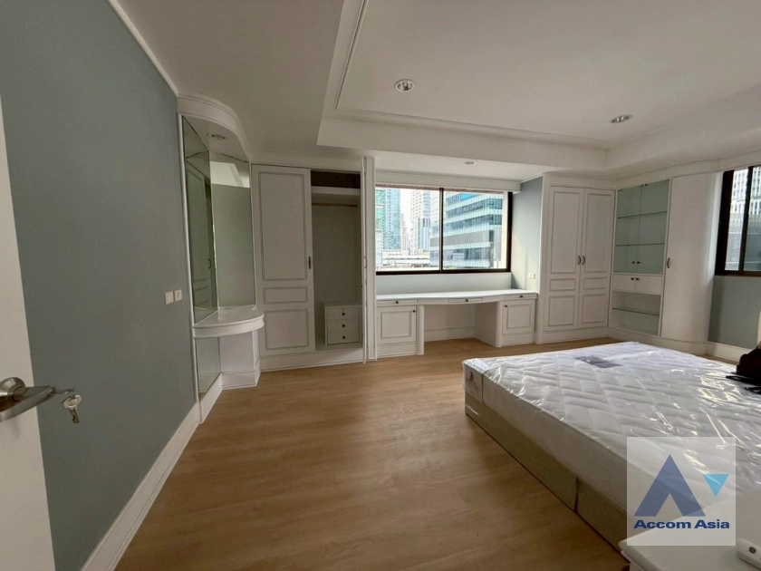 8  2 br Apartment For Rent in Sathorn ,Bangkok BTS Surasak at Good Location AA42986