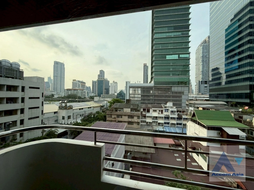 11  2 br Apartment For Rent in Sathorn ,Bangkok BTS Surasak at Good Location AA42986